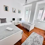 87 Center Flat Ideal For Groups And Families 리스본