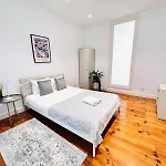 87 Center Flat Ideal For Groups And Families