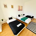 87 Center Flat Ideal For Groups And Families