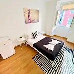 87 Center Flat Ideal For Groups And Families