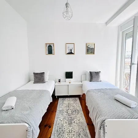 87 Center Flat Ideal For Groups And Families Apartment