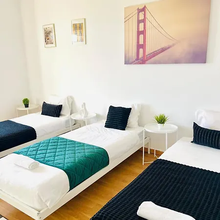 87 Center Flat Ideal For Groups And Families Appartamento Lisbona